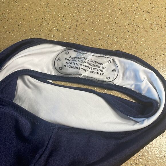 NEW Cupshe Navy blue one piece swimsuit with white embroidered trim sz M - Picture 8 of 8